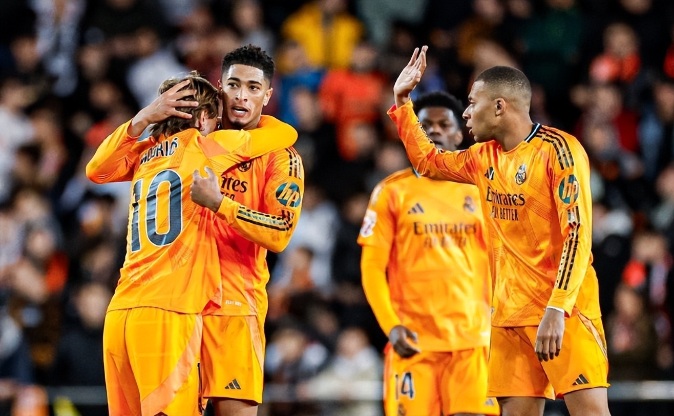 KAIYUN SPORTS转会期尤文图斯外线爆发：欧超杯节点到来，底气十足，训练强度明显提升的简单介绍