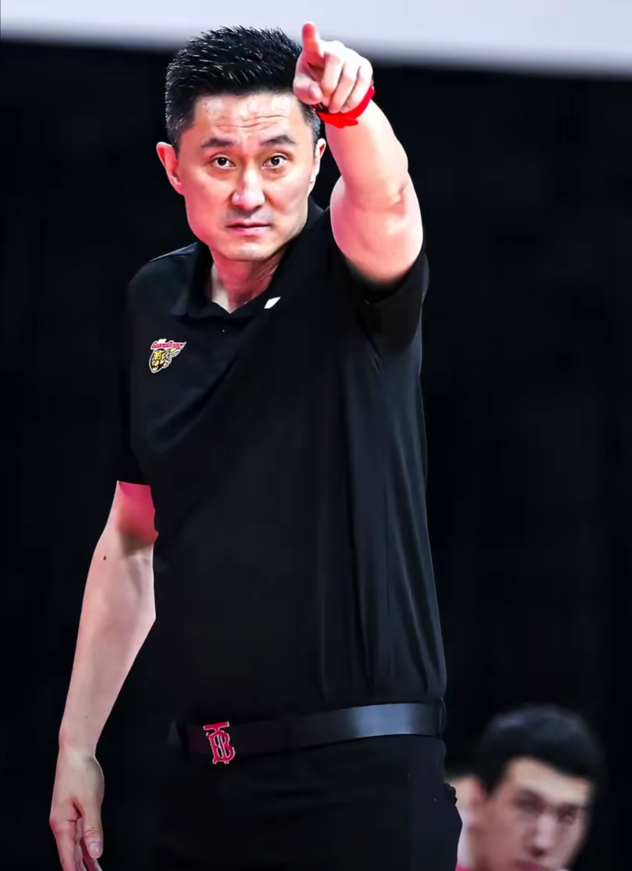 里昂窗口期状态回暖风云突变广厦男篮关键时刻门线救险之后，广厦男篮更衣室发声的简单介绍